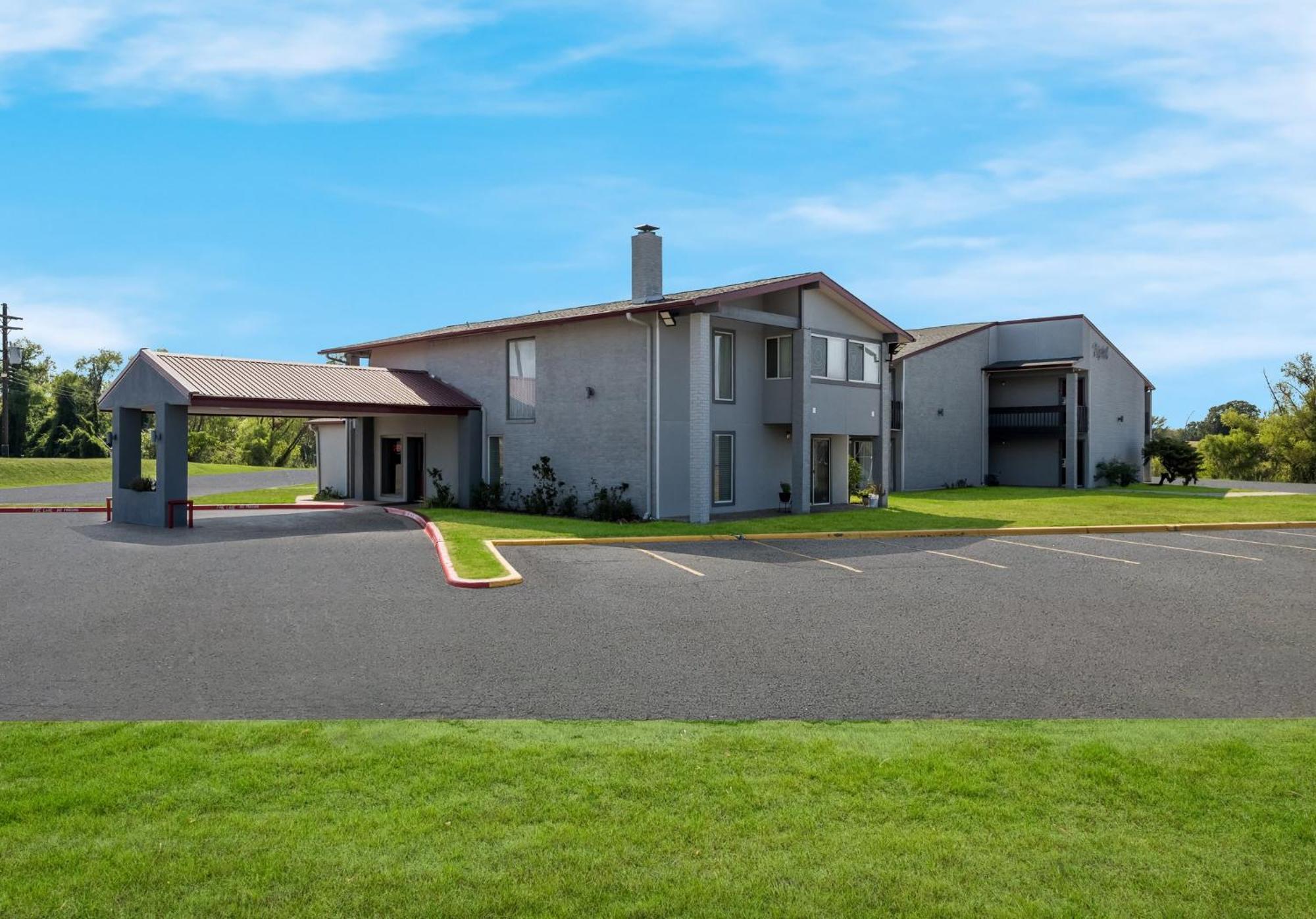 Red Roof Inn Madisonville Exterior photo