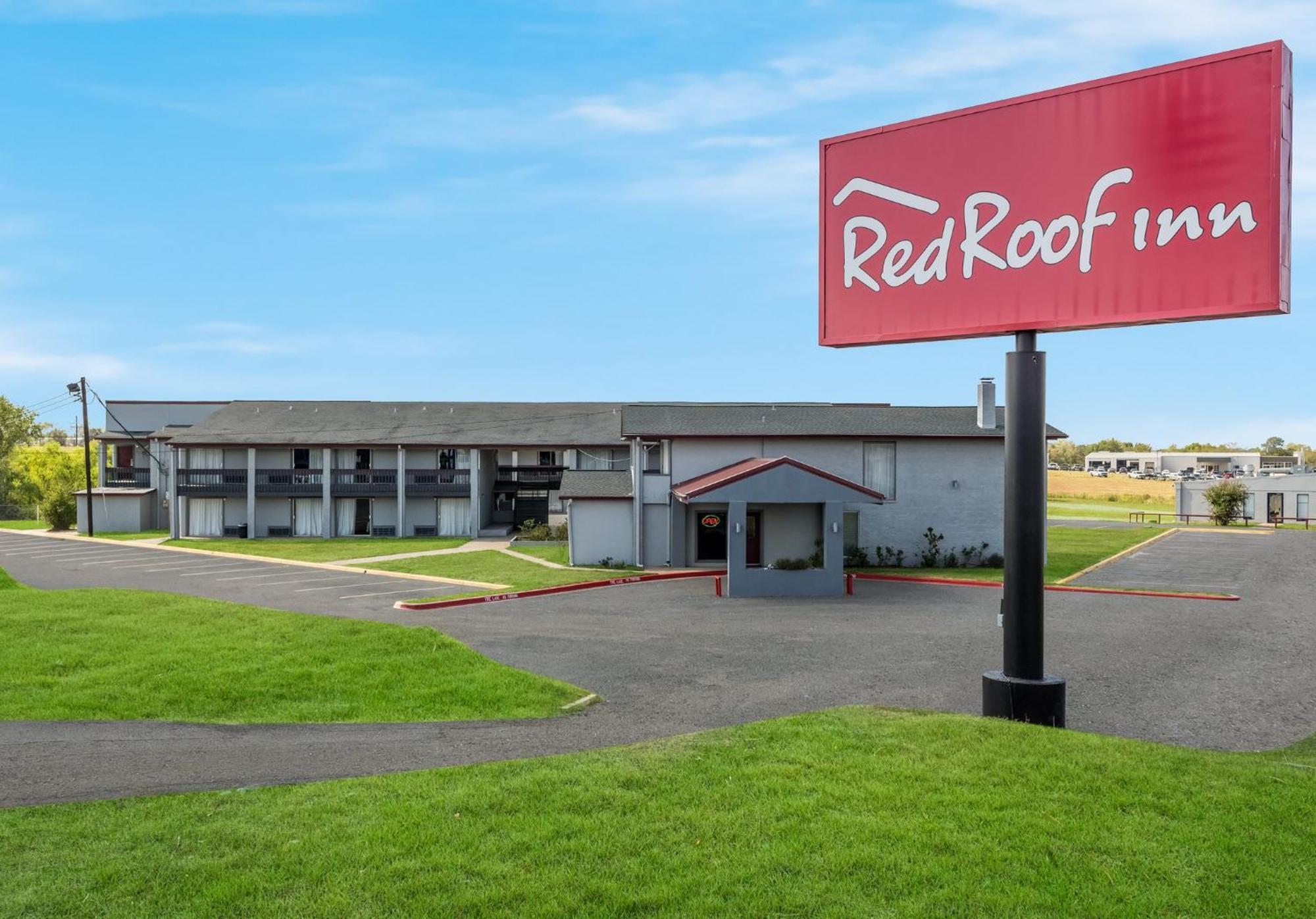 Red Roof Inn Madisonville Exterior photo